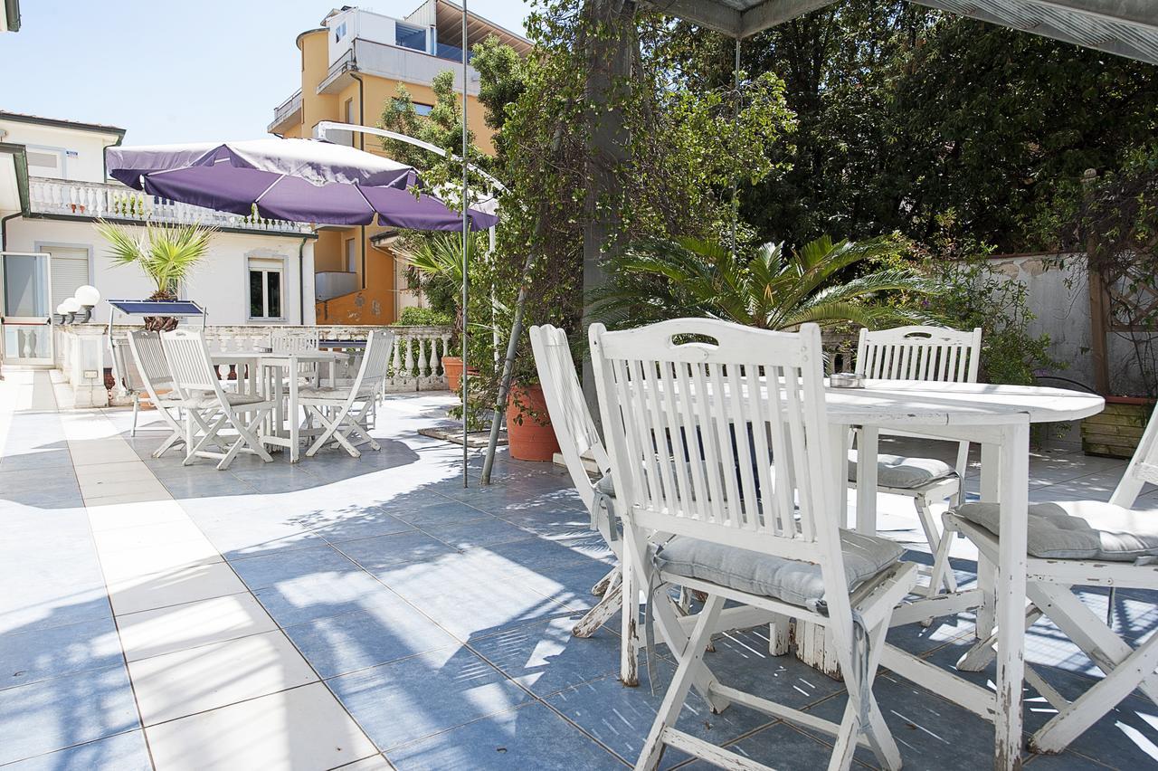 Hotel London Viareggio Exterior photo